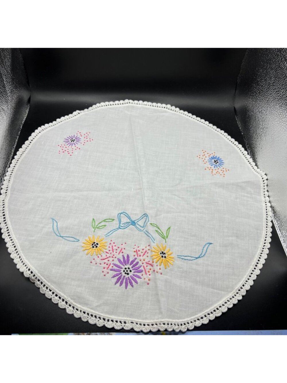 Vintage Embroidered Round Linen Doily Floral Design Crochet Lace Edge 16” Diamet